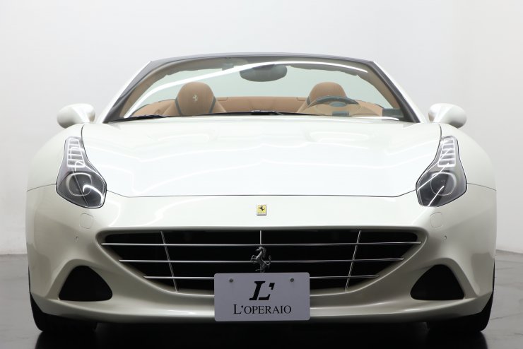 フェラーリ カリフォルニア T F1 DCT 希少カラー：ビアンコフジ 正規