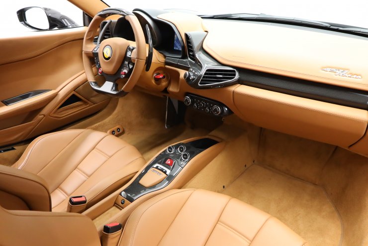 フェラーリ 458 Spider F1 DCT カーボンブレーキ 鍛造20インチ