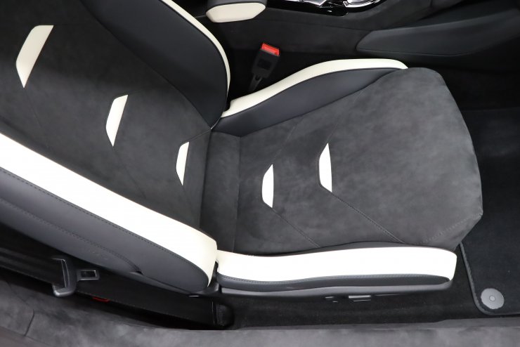 ランボルギーニ ウラカン Tecnica 正規ディーラー車 左ハンドル 20