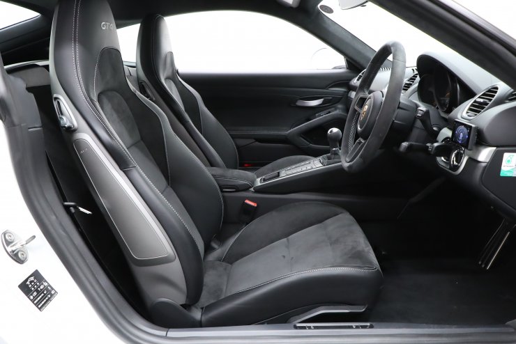 ポルシェ 718 Cayman GT4 6MT OBD済み アルカンターラ/ブラック