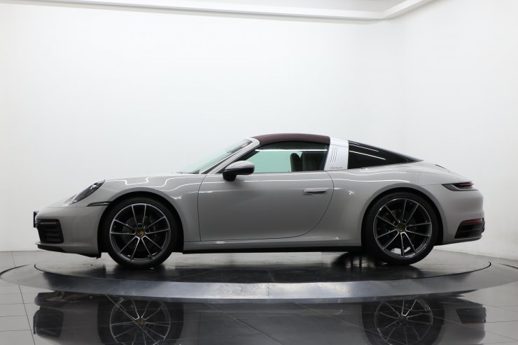 ポルシェ 911(Type992) Targa4 PDK スペシャルカラー：クレヨン 幌