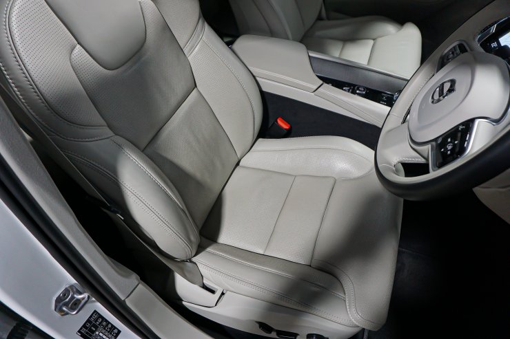 ボルボ XC90 XC90 B6 AWD インスクリプション エアサス パノラマ