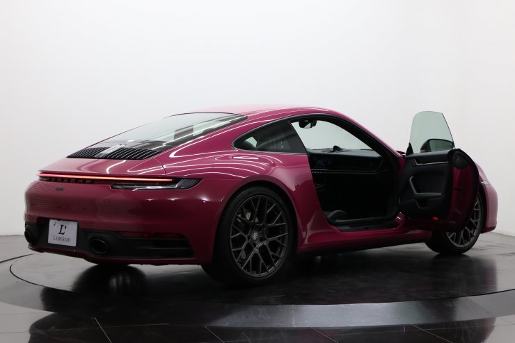 ポルシェ 911(Type992) Carrera T 7MT 左H 走行700キロ台 有償カラー