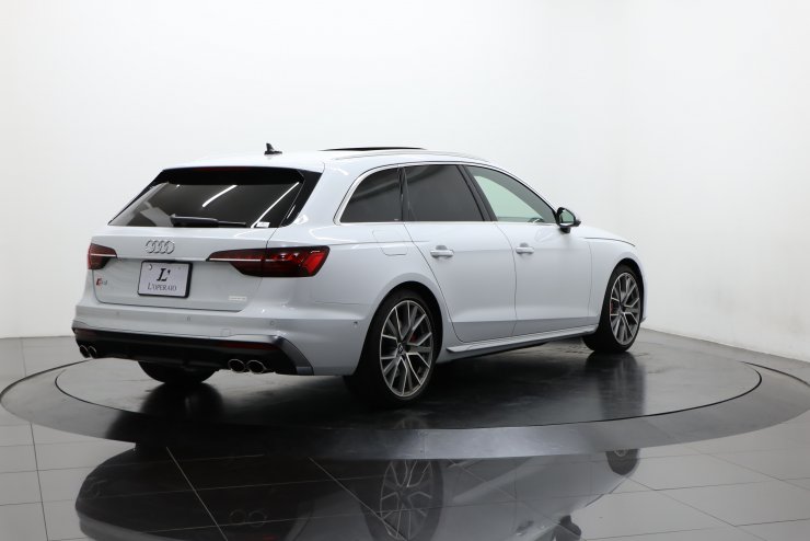 アウディ S4アバント 後期モデル 希少左ハンドル パノラマルーフ