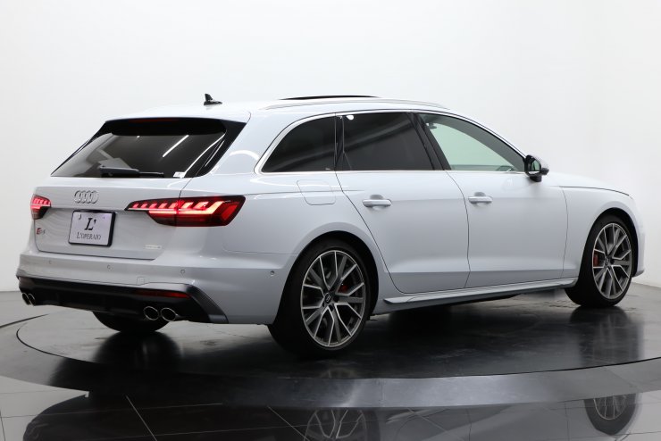 アウディ S4アバント 後期モデル 希少左ハンドル パノラマルーフ