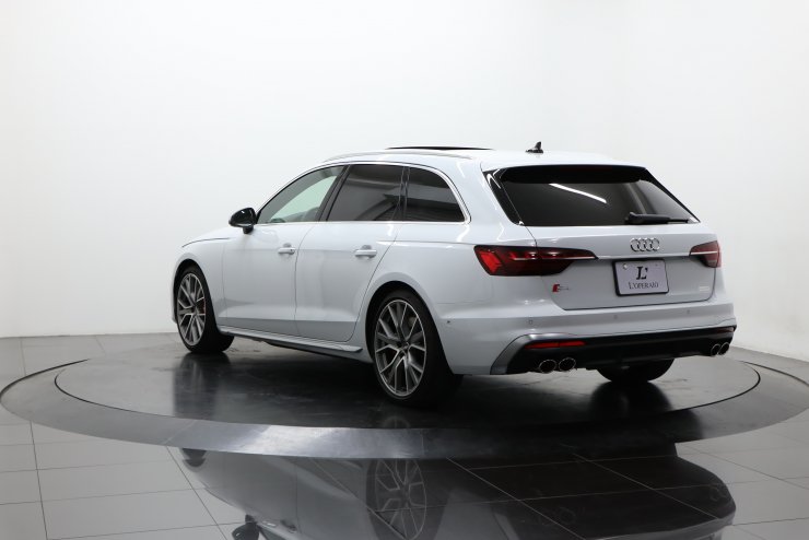 アウディ S4アバント 後期モデル 希少左ハンドル パノラマルーフ