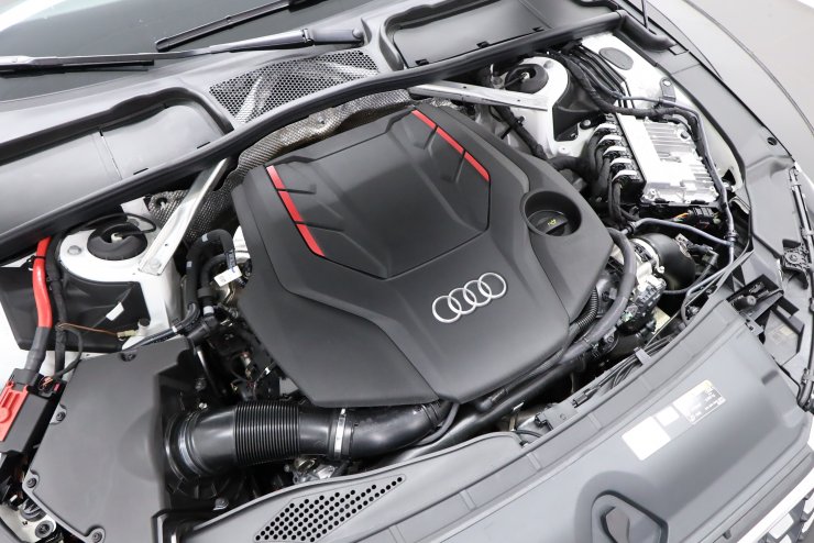 アウディ S4アバント 後期モデル 希少左ハンドル パノラマルーフ