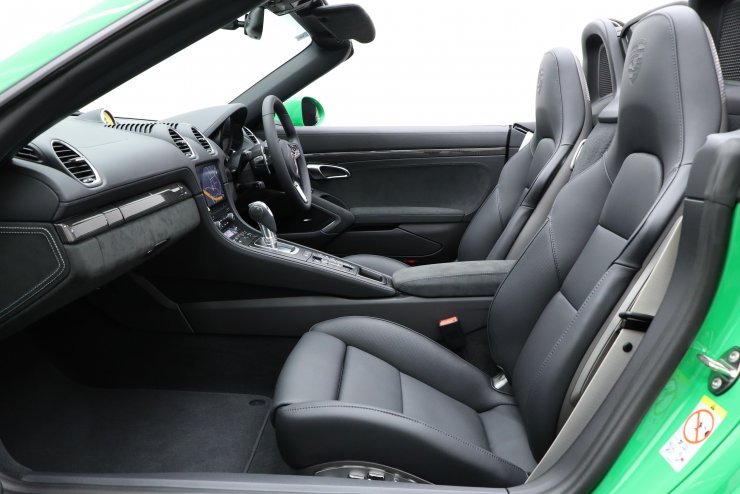 ポルシェ 718 Boxster GTS4.0 PDK 1オーナー OP総額約460万円 低