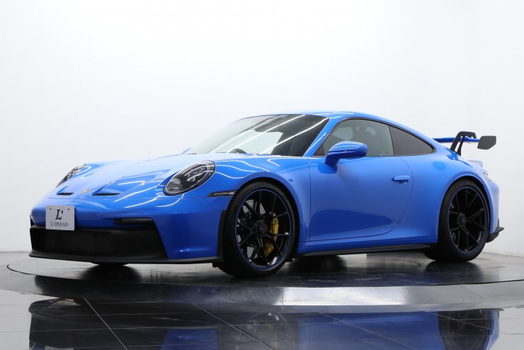 ポルシェ 911(Type992) GT3 6MT 1オーナー オプションカラー：シャークブルー PCCB クロノPKG フロントリフト  純正20/21インチ鍛造アルミホイール フルバケットシート ブルーステッチ中古車