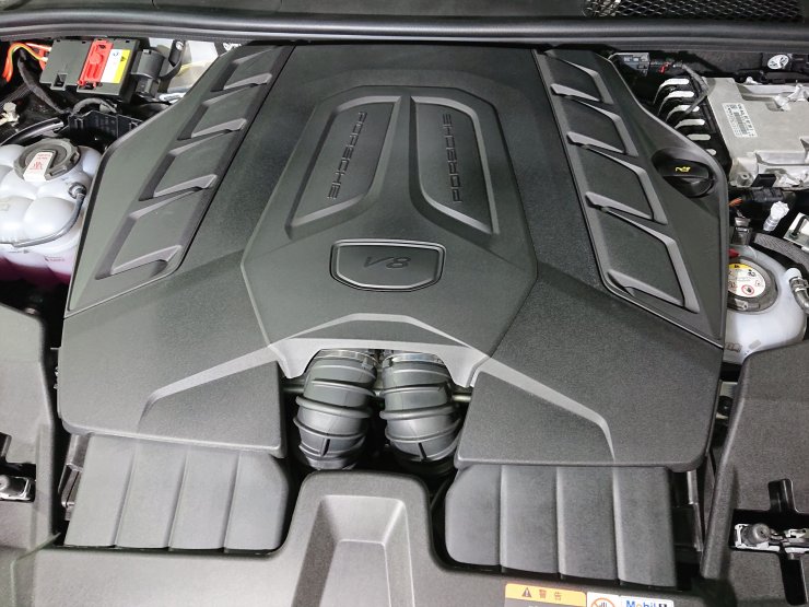 ポルシェ カイエン カイエン ターボ E-Hybrid OP総額約500万円 走行