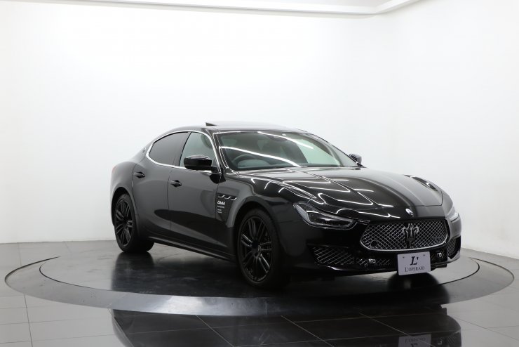 マセラティ ギブリ GTハイブリッド Fragment Operanera 国内40台限定