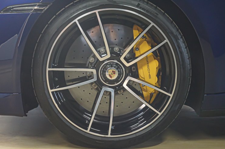 ポルシェ 911(Type992) 911 ターボS（type992）フロントリフト シート