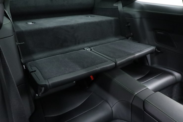 ポルシェ 911(Type992) Carerra GTS PDK 1オーナー 有償カラー