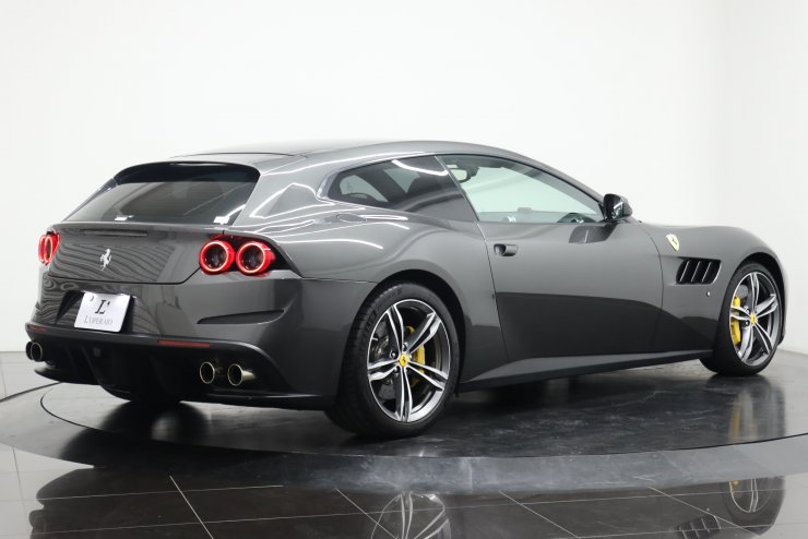 フェラーリ GTC4ルッソ V12 F1 DCT 正規ディーラー車 サスペンション