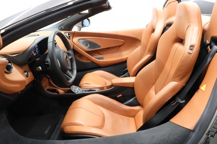 マクラーレン 570S Spider 有償カラー 左ハンドル ブラウンレザー