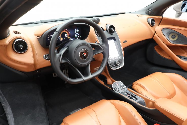 マクラーレン 570S Spider 有償カラー 左ハンドル ブラウンレザー