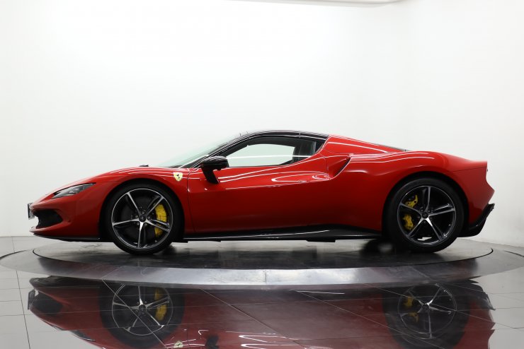 フェラーリ 296 GTS F1 DCT 1オーナー 正規D車 新車コンディション