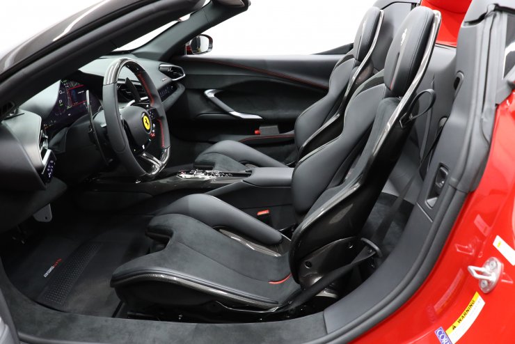 フェラーリ 296 GTS F1 DCT 1オーナー 正規D車 新車