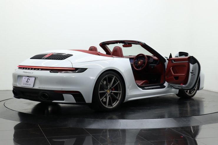 ポルシェ 911(Type992) CarreraS Cabriolet PDK ボルドーレッドレザー