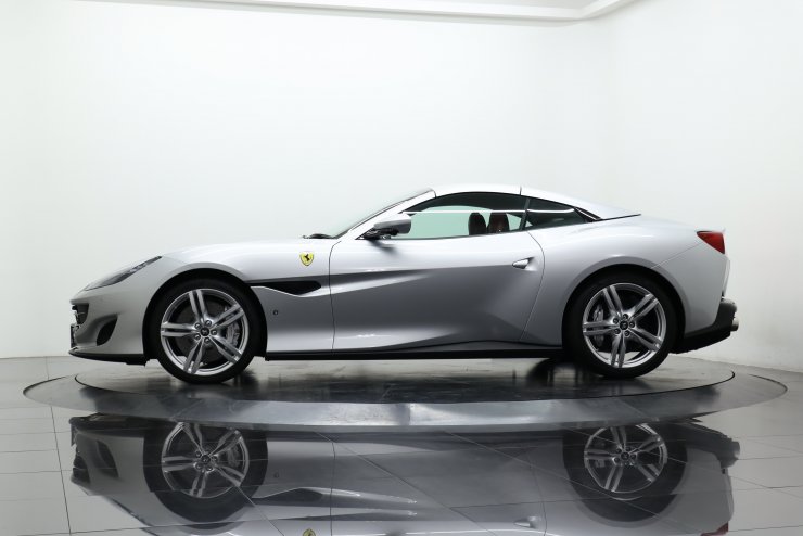 フェラーリ ポルトフィーノ F1 DCT 右H ボルドーレザー 20インチ鍛造