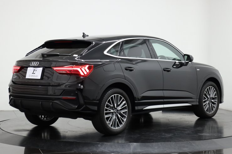 アウディ Q3スポーツバック 35 TFSI Sライン ベーシックPKG