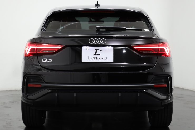 アウディ Q3スポーツバック 35 TFSI Sライン ベーシックPKG