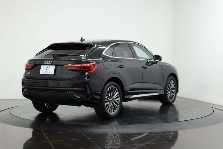 アウディ Q3スポーツバック 35 TFSI Sライン ベーシックPKG