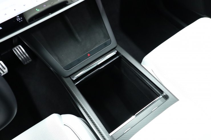 テスラ モデルX プラッド 左ハンドル 現行モデル 有償カラー ホワイト