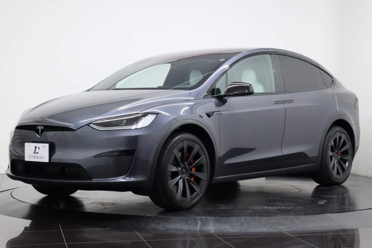 テスラ モデルX プラッド 左ハンドル 現行モデル 有償カラー ホワイト