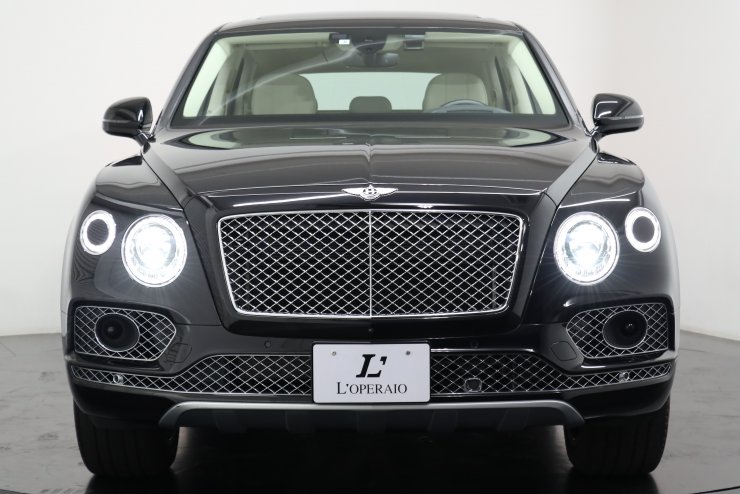 ベントレー ベンテイガ W12 左ハンドル リネン×黒革 ツーリング