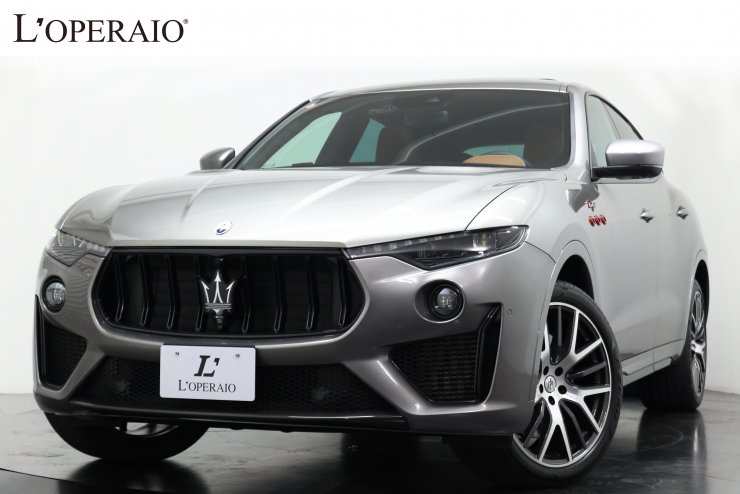 マセラティ レヴァンテ Trofeo 後期モデル 左H【タイヤ4本新品