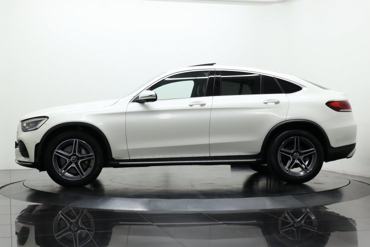 人気新品 GLCクラス メルセデスベンツ GLC220d 1オーナー Coupe 4MATIC パーツ