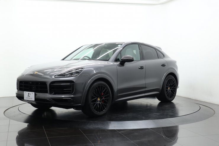 ポルシェ カイエン GTS クーペ 有償色 1オーナー クレヨン