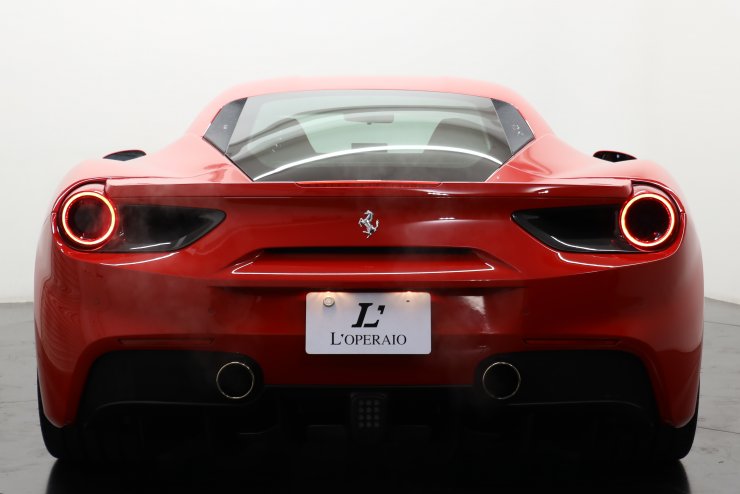 フェラーリ 488 GTB F1 DCT 正規ディーラー車 カーボンLEDステアリング