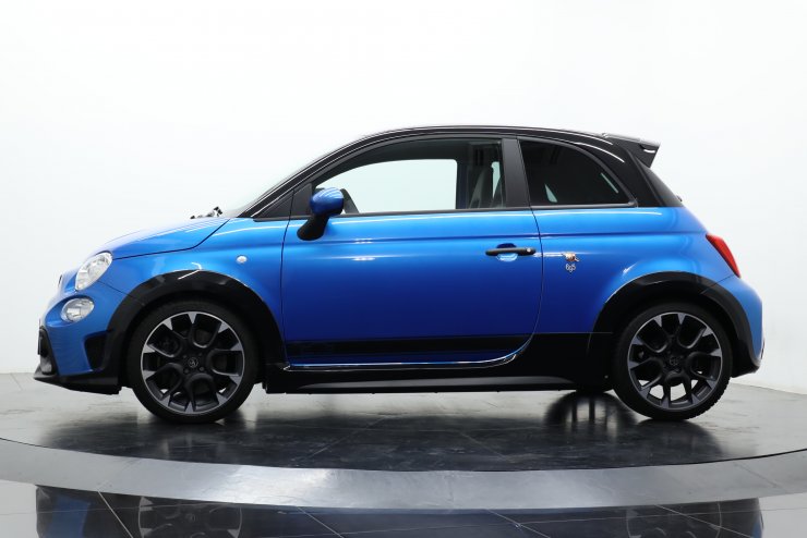 アバルト 695 トリビュート 131ラリー 5MT 左ハンドル 1オーナー 国内