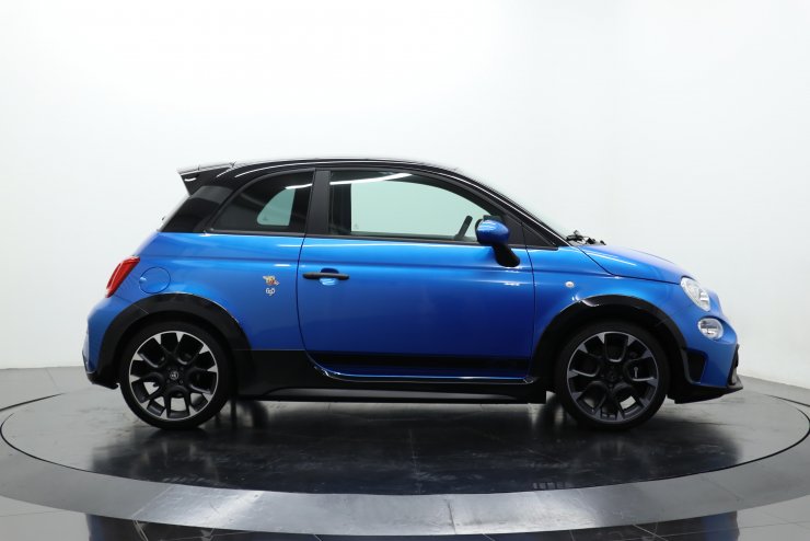 アバルト 695 トリビュート 131ラリー 5MT 左ハンドル 1オーナー 国内