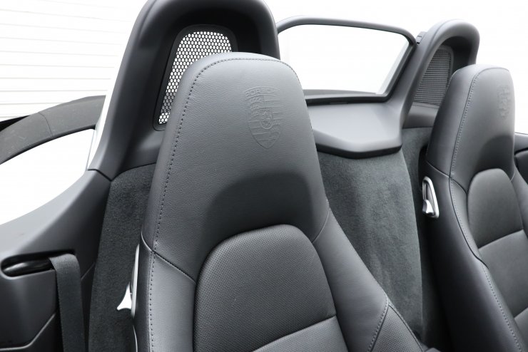 ポルシェ ボクスター (Type981)Boxter Black Edition 6MT 特別仕様車