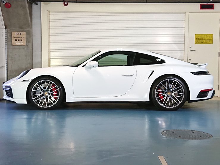 ポルシェ 911(Type992) ターボ PDK スポーツクロノPKG 純正20/21インチ