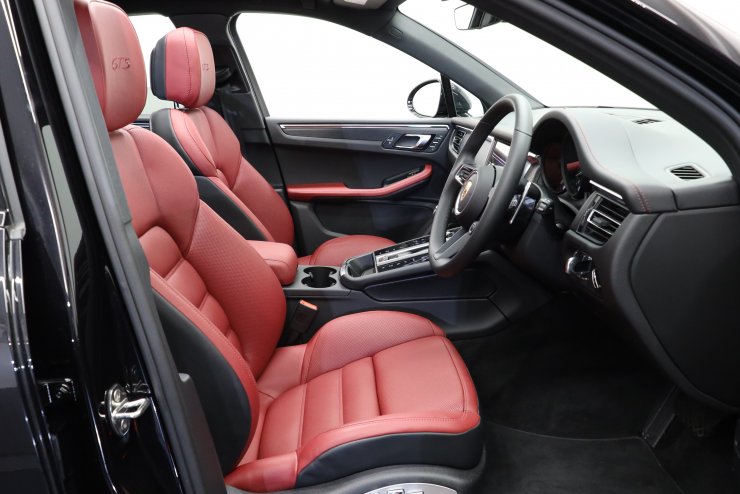 ポルシェ マカン GTS PDK 1オーナー 現行モデル 有償カラー