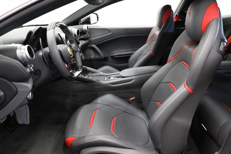 フェラーリ GTC4ルッソ V12 F1 DCT 左H Fリフト カーボンLED