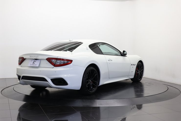 マセラティ グラントゥーリズモ スポーツ 後期モデル 左H 純正20