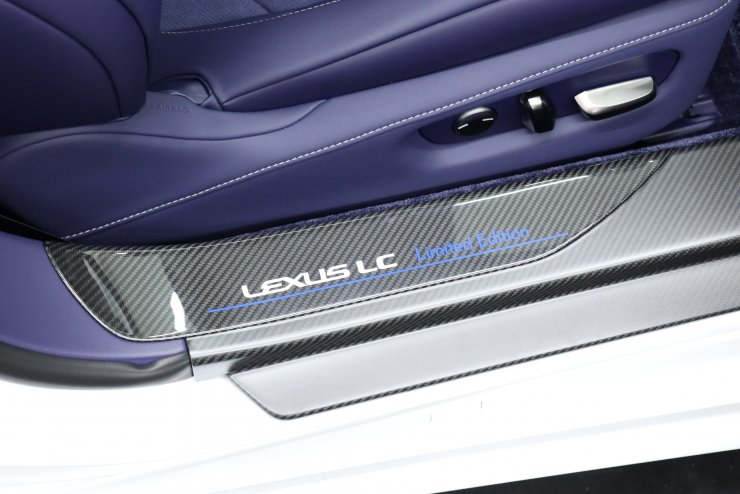 レクサス LC 500 EDGE 限定60台 専用マットカラー ネイビーハーフ