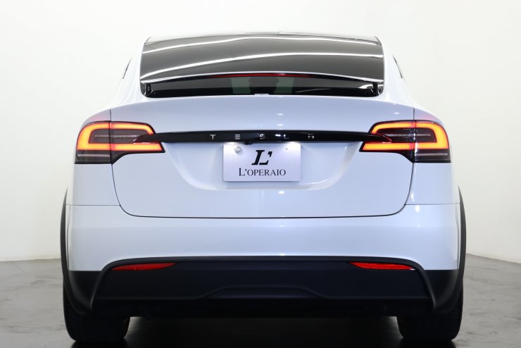 テスラ モデルX 現行モデル 白×黒革 7シート フルセルフドライビング