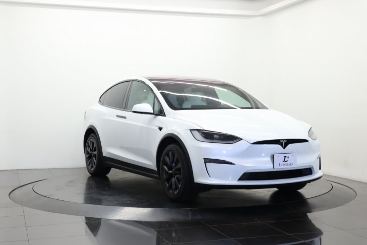 テスラ モデルX 現行モデル 白×黒革 7シート フルセルフドライビング