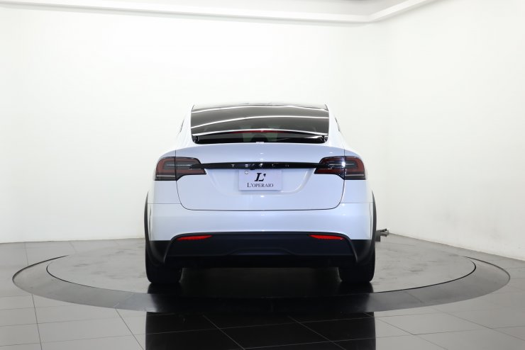 テスラ モデルX 現行モデル 白×黒革 7シート フルセルフドライビング