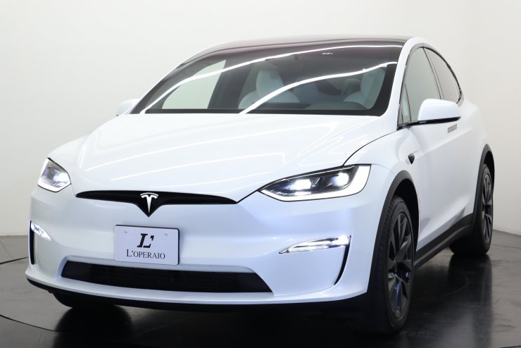 テスラ モデルX 現行モデル 白×黒革 7シート フルセルフドライビング