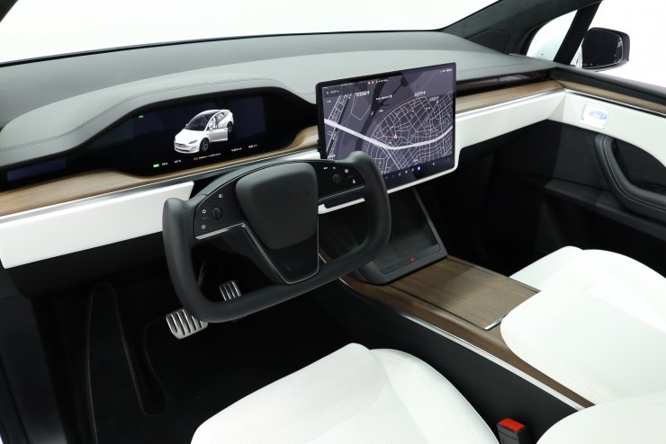 テスラ モデルX 現行モデル 白×黒革 7シート フルセルフドライビング