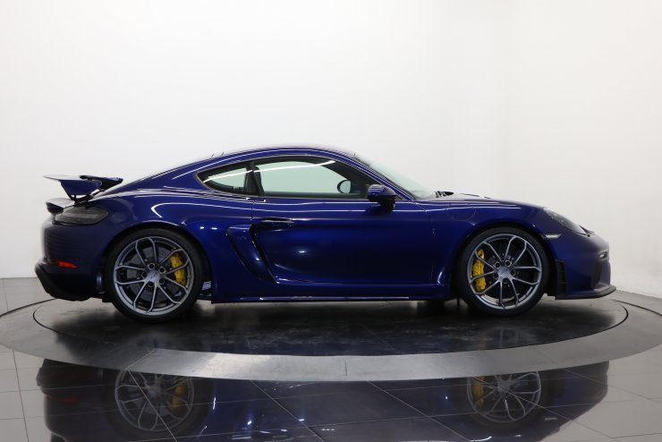 ポルシェ 718 ケイマン GT4 6MT ゲンチアンブルーメタリック