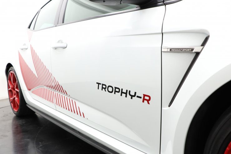 ルノー メガーヌ RS トロフィーR カーボンセラミックパック 1オーナー