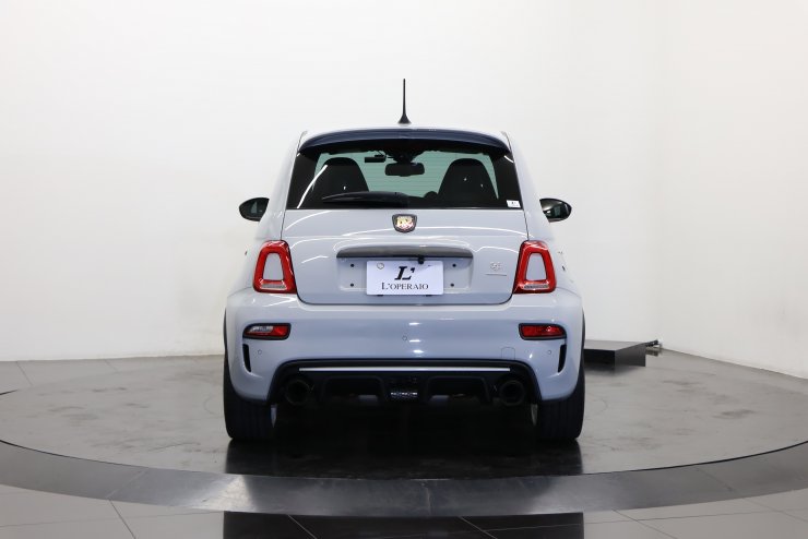 アバルト 595 エッセエッセ 限定60台 AKRAPOVIC製マフラー 17インチ